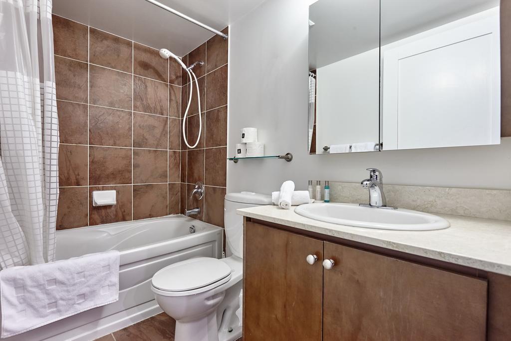 Atlas Suites Wellington - Furnished Apartments Toronto Room photo