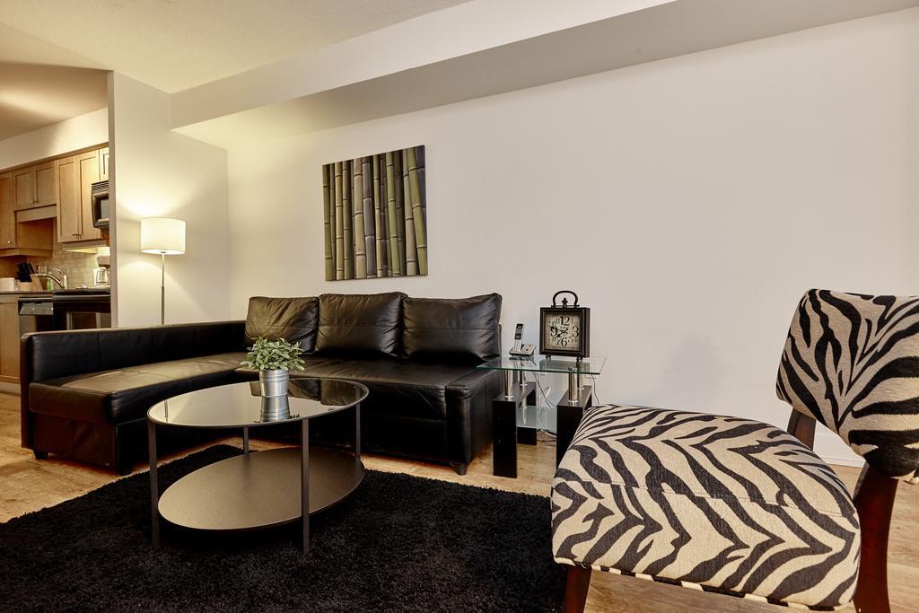 Atlas Suites Wellington - Furnished Apartments Toronto Room photo