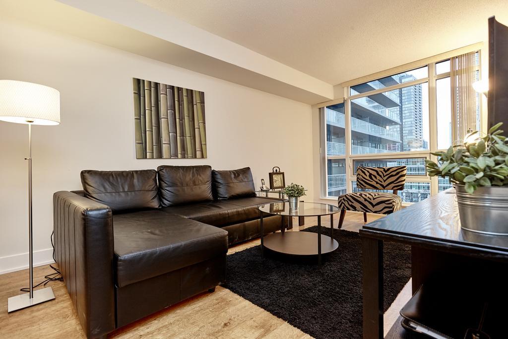 Atlas Suites Wellington - Furnished Apartments Toronto Room photo