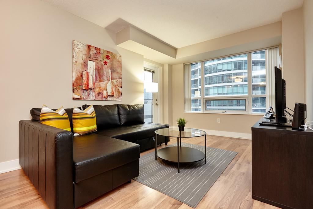 Atlas Suites Wellington - Furnished Apartments Toronto Exterior photo