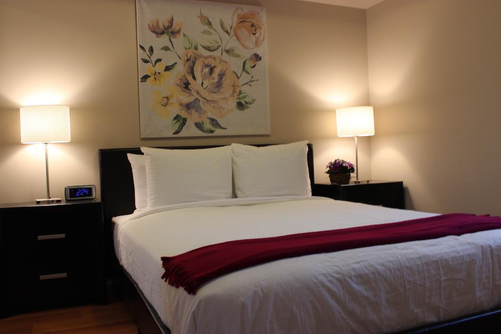 Atlas Suites Wellington - Furnished Apartments Toronto Room photo