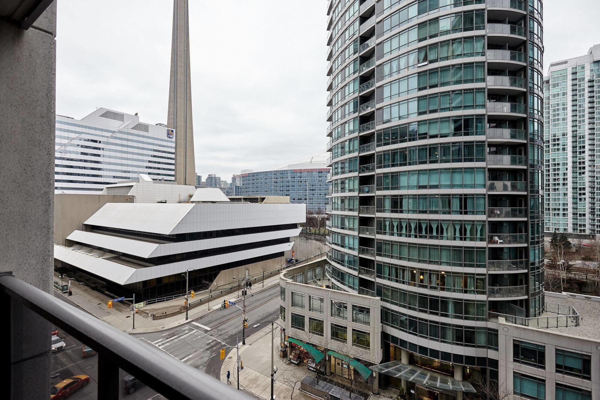 Atlas Suites Wellington - Furnished Apartments Toronto Exterior photo