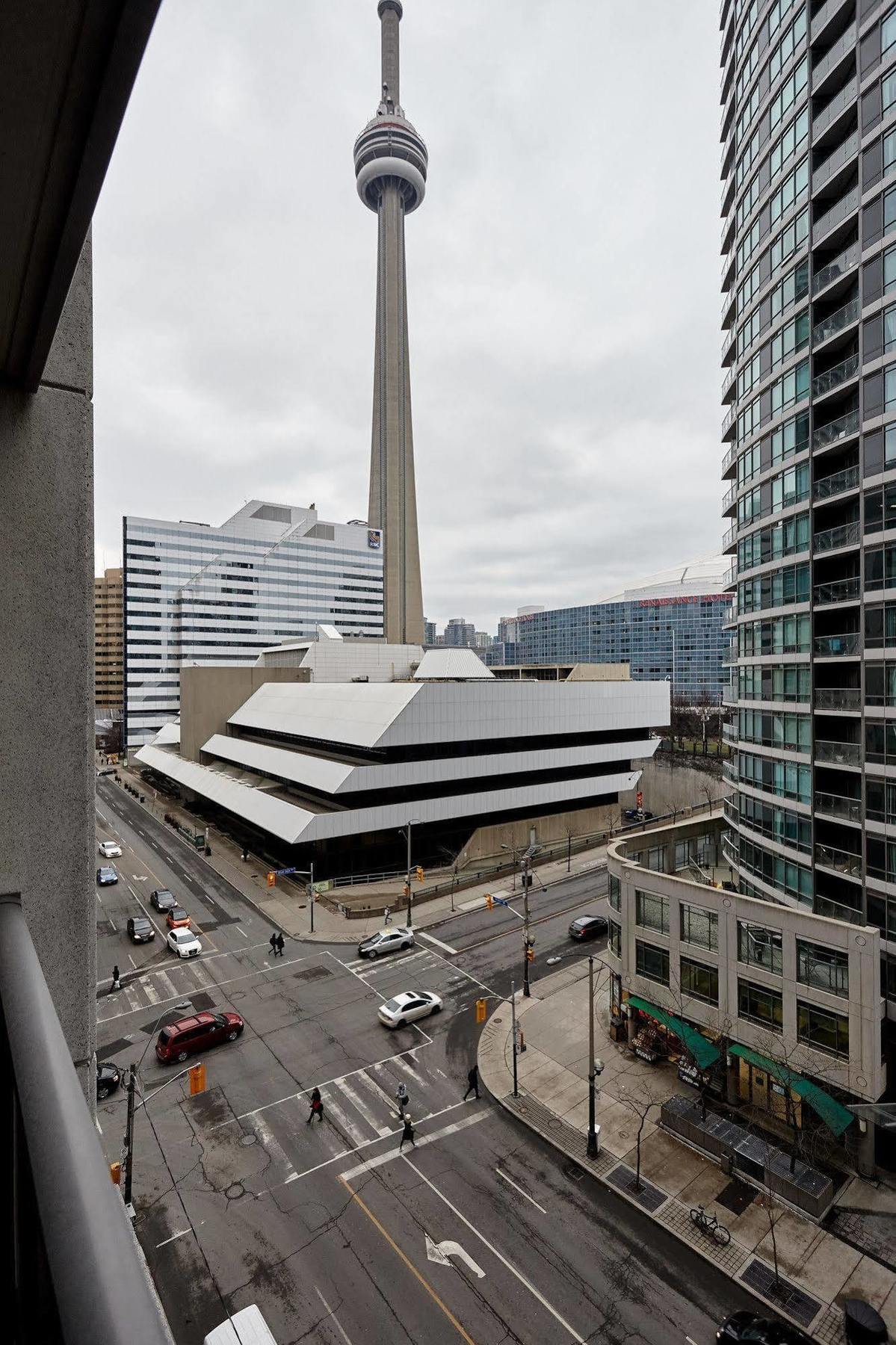 Atlas Suites Wellington - Furnished Apartments Toronto Exterior photo